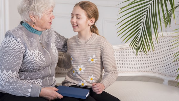 grandmother-and-granddaughter.jpg